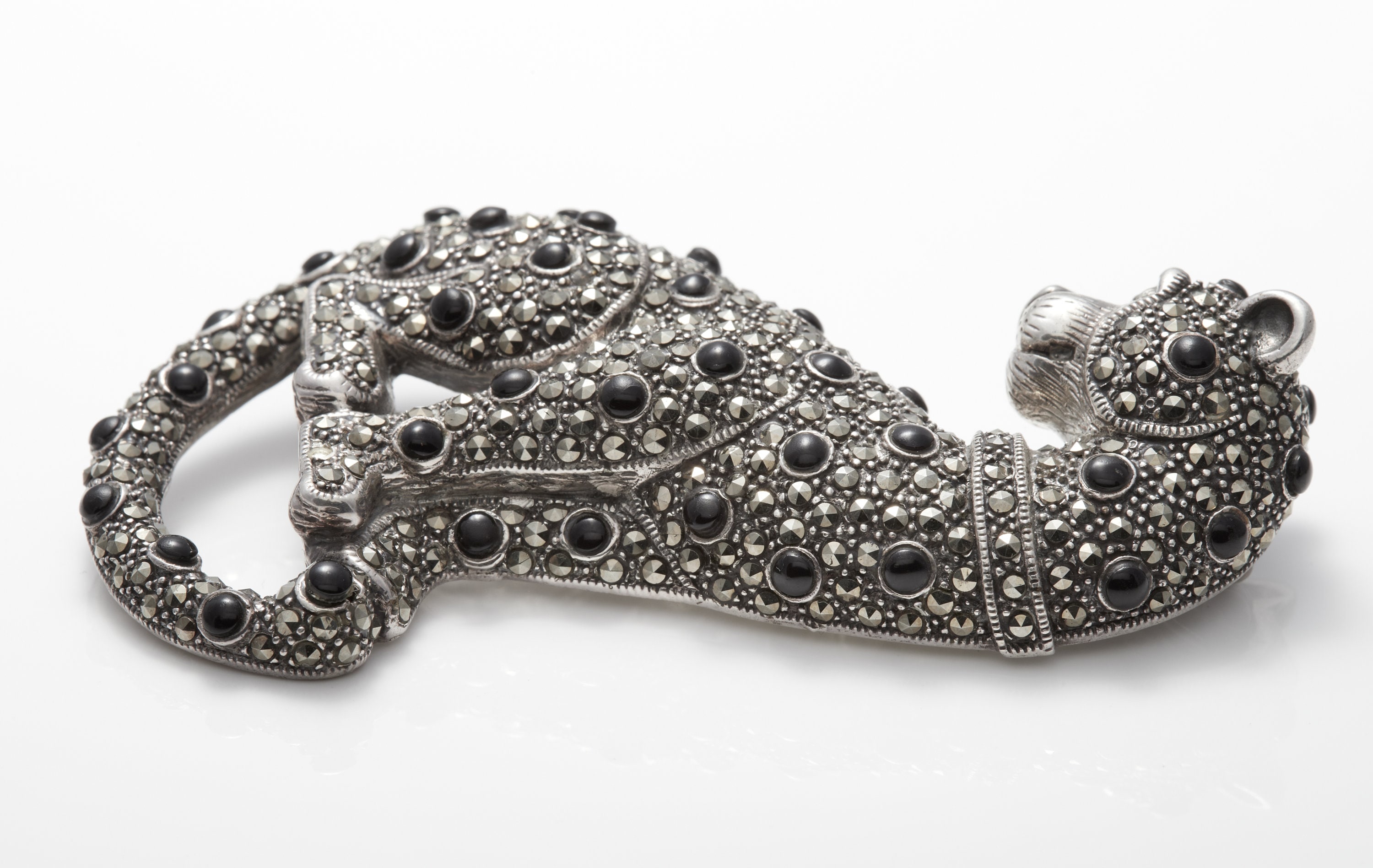 Chic silver panther hairpin Midi Wavy French Hair Pin in Silver – MACHETE main image 3