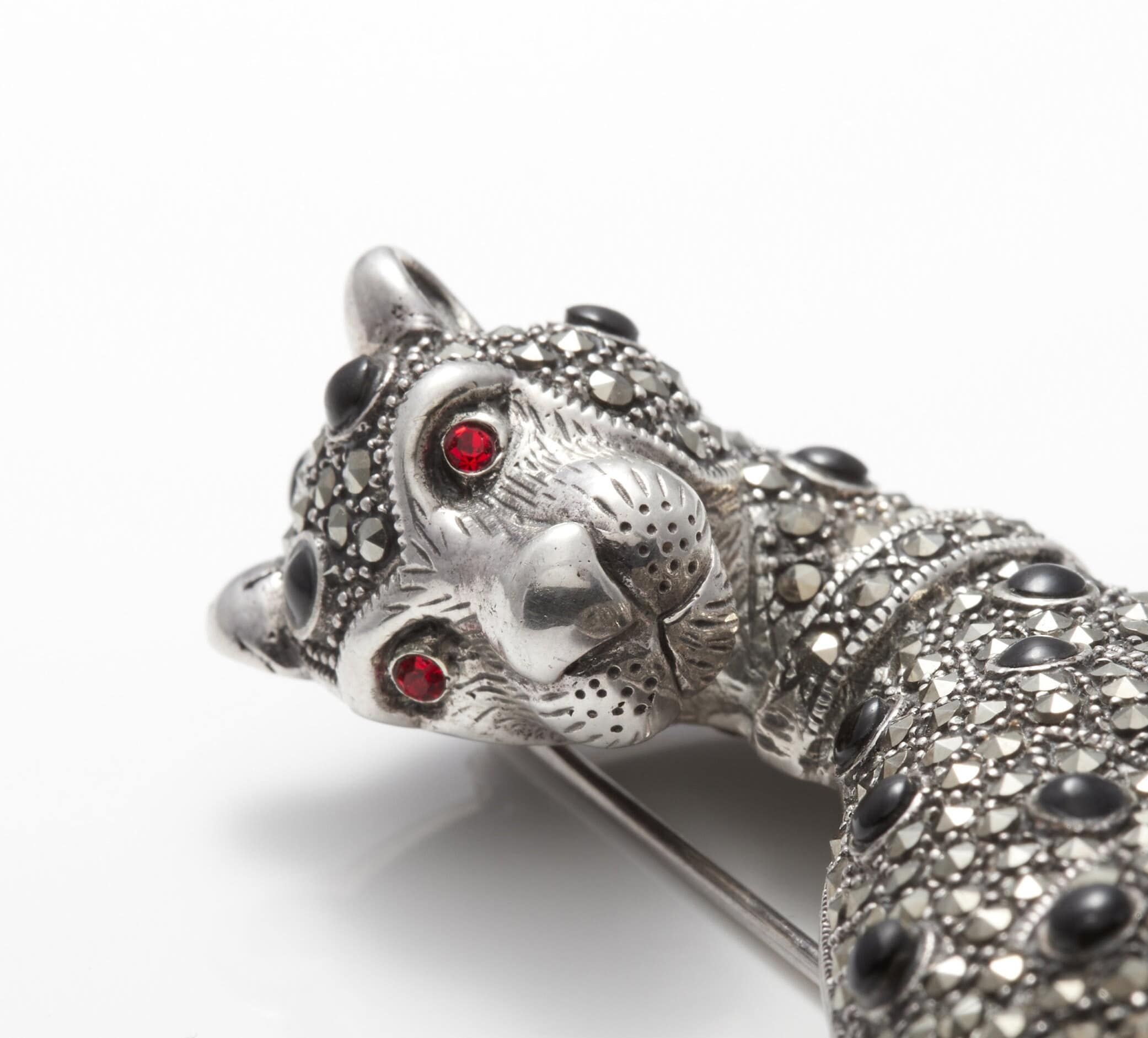 Handmade Sterling Silver Panther Brooch: Onyx Art Deco  display picture 2