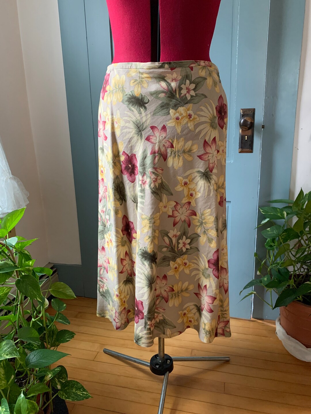 90’s/00’s Linen Rayon Red Floral Button Down Skirt by Orvis