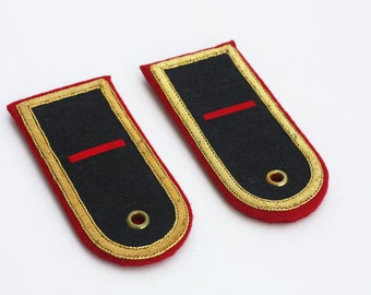 Epauletten, paar epauletten, goud, rood, zwart, militair, uniform, gouden borduurwerk, boullion, mededinger, militaire effecten