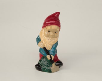 Petit nain de jardin vintage / gnome avec pelle, pelle, figurine de jardin, céramique / argile, nains de jardin