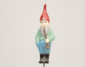 celluloid garden gnome flower stud, dwarf with pipe, gnome 1940