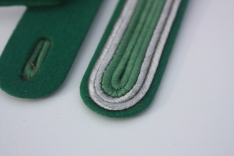 old epaulets, epaulettes, German epaulettes, military, uniform, police, green appliqué, costume image 4