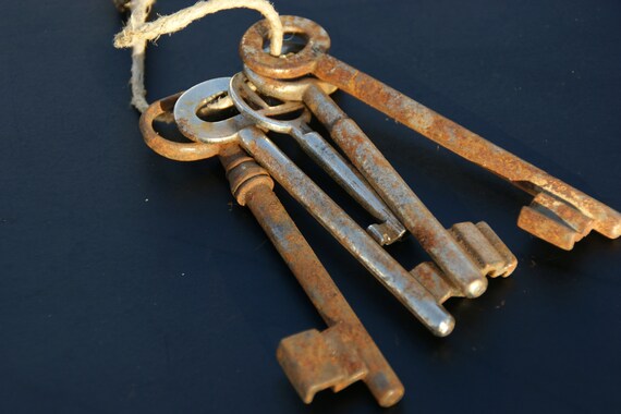 Große Vintage Antik Schlüssel im Konvolut