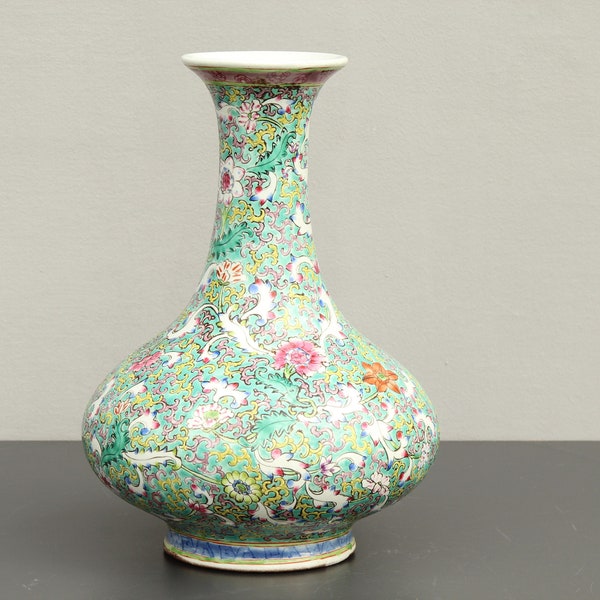 Chinese "Da Qing Tongzhi Nian Zhi" Ceramic Vase