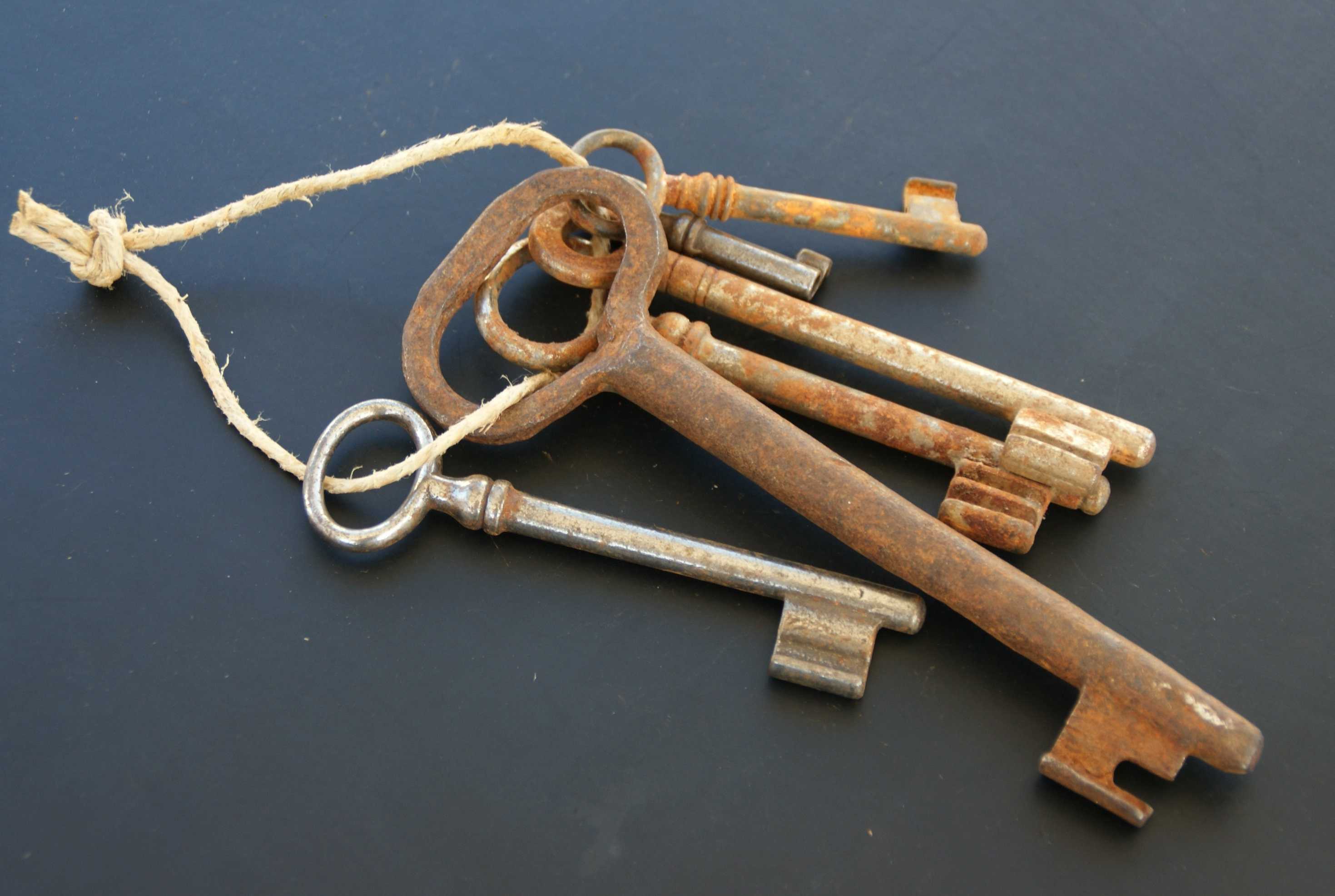 Linoows Dekoobjekt Schlüsselbund mit Schloß, alte Schlüssel