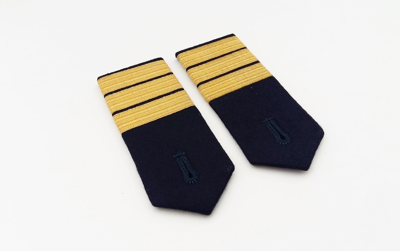 rank Pair of shoulder flaps of the Bundesmarine corvette captain gold tressen navy