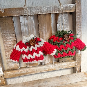 Crochet mini ugly sweater | Christmas ornaments | gift wrapping accessories