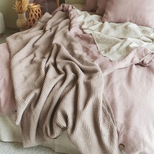 Rosy Brown waffle bed throw. Linen waffle blanket. Beige linen blanket