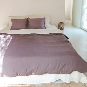 Linen flat sheet in Dusty Lavender. Linen bedspread