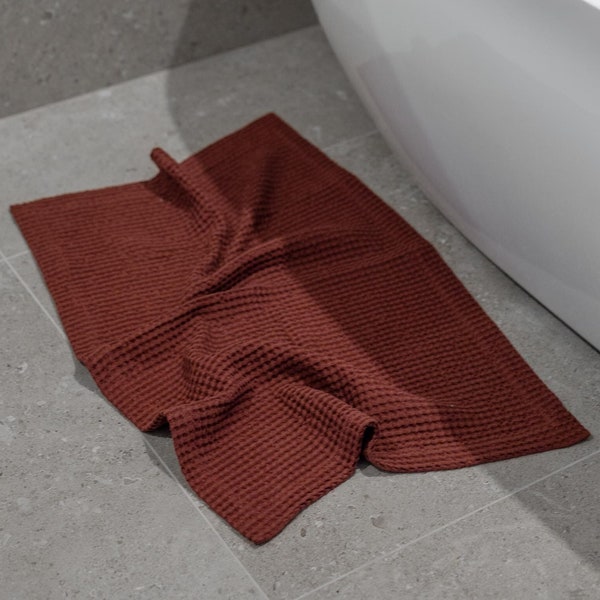 Linen bath mat. Linen waffle fabric