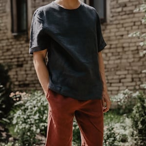 Mens oversized linen top ATLAS. Casual linen top for men. Charcoal linen t-shirt for men