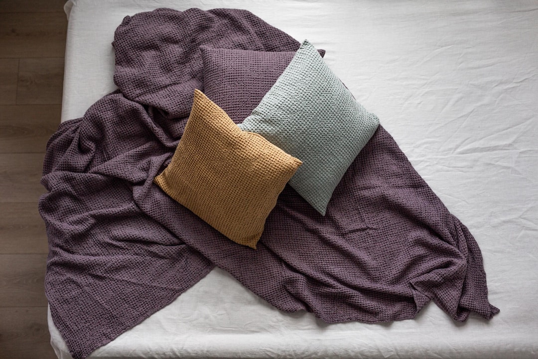 Linen Bedspread in Lilac. Waffle Bed Throw in Dusty Lavender. Waffle