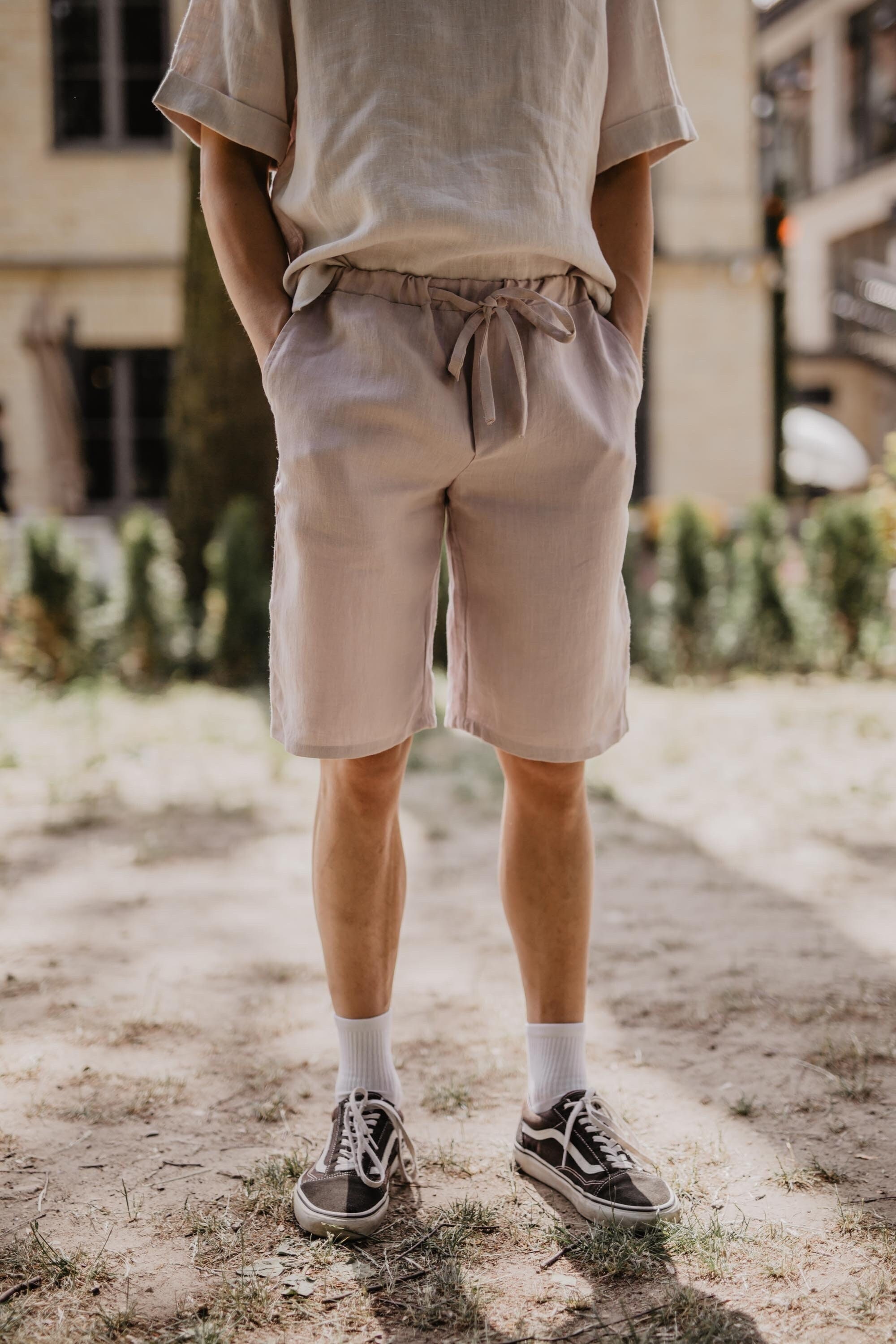 エルメス HERMES　ショートパンツ　麻 HERMESのメンズ向けクラシックリネンショートパンツ。ダスティ