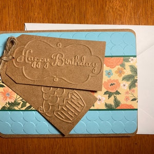 Tarjeta de cumpleaños feliz, cupcake, tema MCM