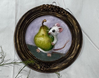 Kleine Maus Malerei | Miniatur Ölgemälde | Maus und Birne | Antike Wandkunst | Maus Portrate | Galerie Wandkunst | Verzierte Rahmenkunst
