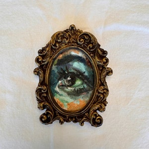 Charming Eye Botanical Décor - Vintage Miniature Oil Painting in Exquisite Frame