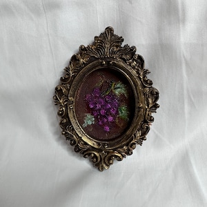 raisin vintage Nature morte | Petite peinture à l'huile | Cuisine campagnarde française | Art mural de galerie | Cadre baroque fleuri | Peinture miniature | Cadeau
