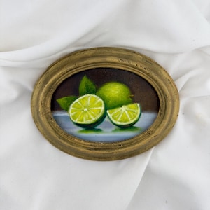 citrons verts vintage nature morte | Petite peinture à l'huile | Cuisine campagnarde française | Art mural de galerie | Cadre baroque fleuri | Peinture miniature