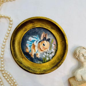 Pequeña pintura al óleo / Pintura vintage de conejito / Marco redondo dorado / Pequeño ambiente antiguo / Conejito de granja / Regalo para amantes de los conejos / Arte mural campestre