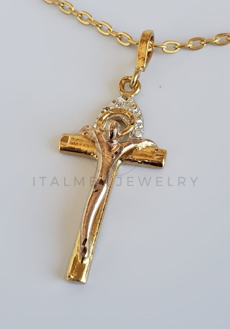 18K Gold Plated Modern Christ Pendant with 22 Gold Plated Chain Dije de cristo Moderno con Cadena de 22 de Oro Laminado de 18K
