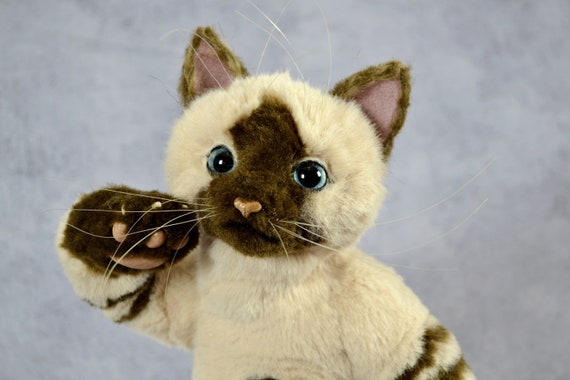 Custom plush cat hello kitty of faux fur, which can change position.