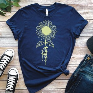 10 hand-drawn mom flower designs in svg and png formats. digital download only.