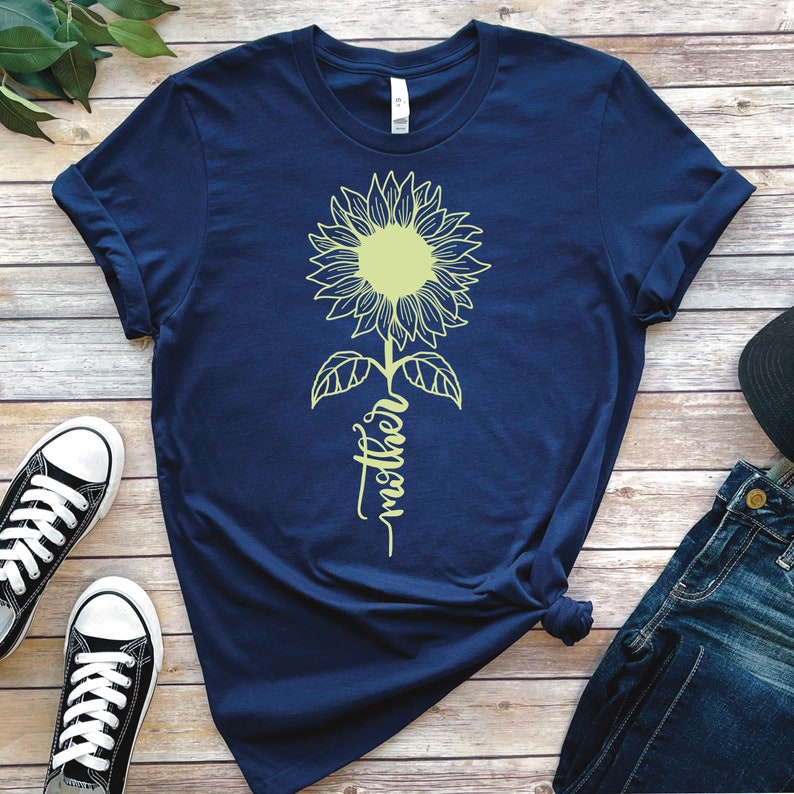 10 hand-drawn mom flower designs in svg and png formats. digital download only.
