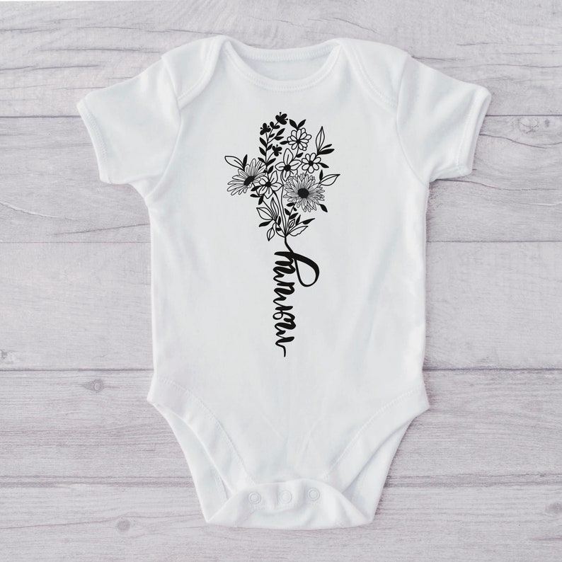 10 hand-drawn mom flower designs in svg and png formats. digital download only.