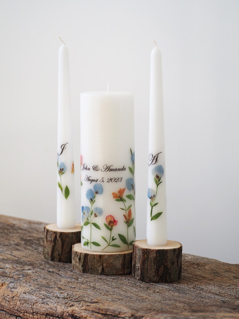 Ensemble de bougies Unity personnalisées avec de vraies fleurs séchées, des bougies de cérémonie de mariage d'été et des supports with dark holders