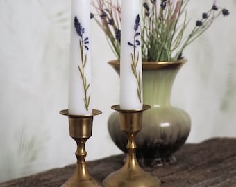 Bougies de table de mariage florales, décoration de mariage bleu botanique, bougies de vraies fleurs de lavande pressées