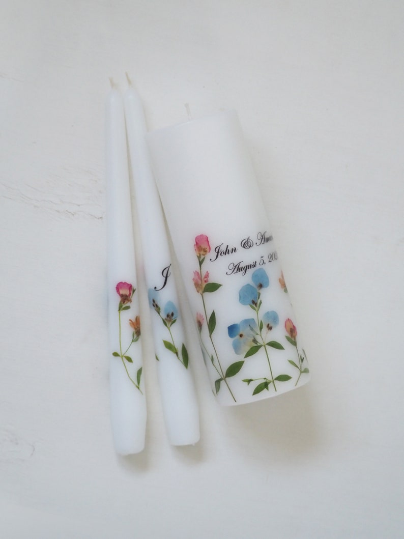 Ensemble de bougies Unity personnalisées avec de vraies fleurs séchées, des bougies de cérémonie de mariage d'été et des supports just 3 candles