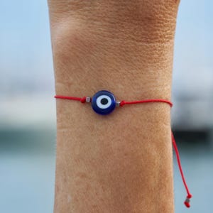 Adjustable bracelet with Turkish eye and red thread, Turkish protective eye, Nazar eye bracelet, Protection bracelet with the blue evil eye.