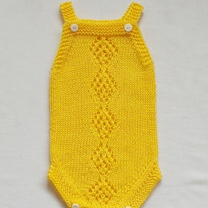 Baby romper knitting pattern PDF. Infant clothes knitting pattern. Comin home baby bodysuit knitting pattern