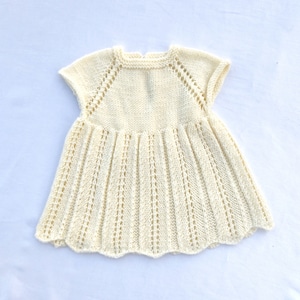 Breipatroon Fayri-jurk babymeisje