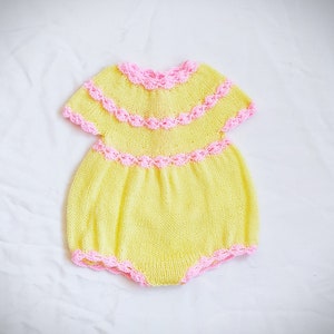 Baby romper knitting pattern PDF. Infant clothes knitting pattern. Comin home baby girl bodysuit knitting pattern