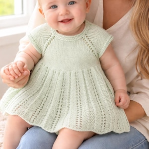Modello per lavorare a maglia l'abitino da bambina Fayri