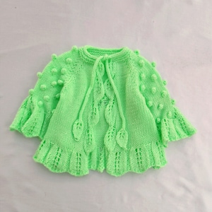 Raglan Baby Cardigan Knitting Pattern. Instructions in English
