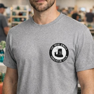 Camiseta oficial do Dixie Jewels Insulator Club - Design exclusivo para membros do clube