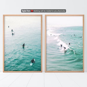 Surfing Art Print 2er-Set, Küstendruckset mit zwei Drucken, Surfer warten auf Wellen, Surf Poster Set, Waves Wall Art Gallery, Küstenset