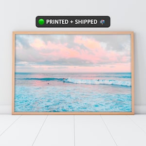 Arte de pared IMPRESO de playa pastel, póster costero ENVIADO, cielo rosa ruborizado, impresión artística de surf ENVIADA POR CORREO.