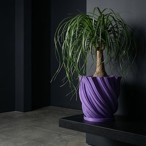 Lavender Fractal Design Planter Pot with Drainage & Water Plate