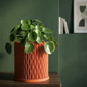 Cache-pot design en mica, terre cuite, orange, avec système de drainage et plaque à eau