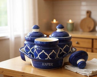 Ensemble de pots à cornichons en céramique bleue KAPER avec plateau - Rangement artisanal pour cuisine 250 ml