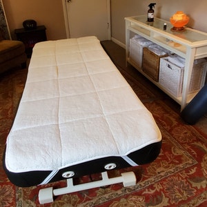 LUXURIOUS quilted fleece- reversible for massage table INCLUDES headrest fleece