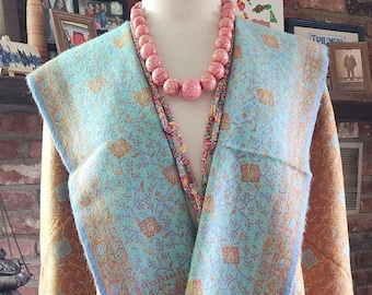 Yak Wool Shawl, Chunky Scarf, Throw Blanket, Paisley & Floral prints reversible handloom Soft Wool Shawl, Soft oversized outfit.