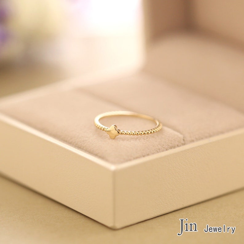 14k gold ring.