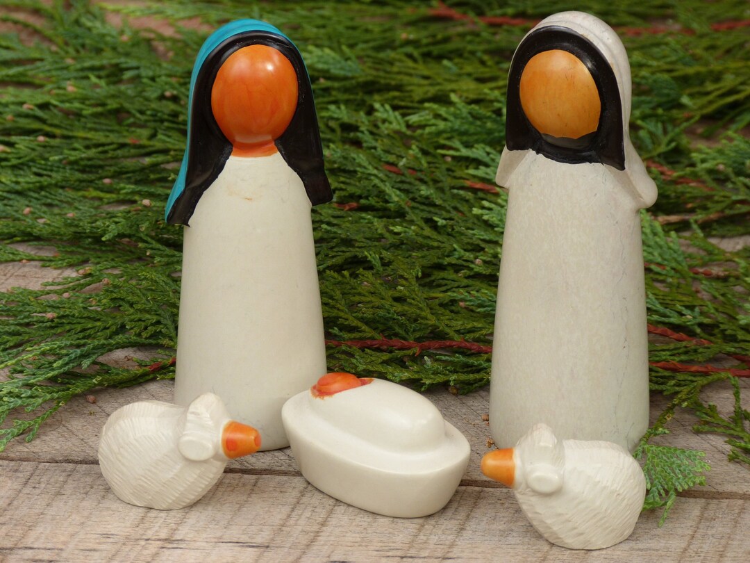 5 Piece Soapstone Nativity Set With Joseph Mary Baby Jesus Etsy