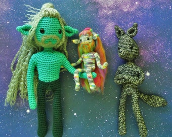 Mr Sprite PDF crochet pattern, wolf, bearded elf, fantasysprites design, male elf, red riding hood, bendable doll. English (US)