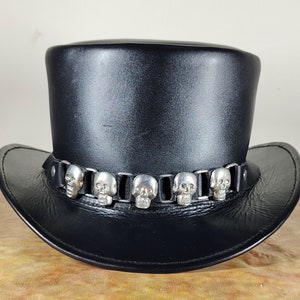 Lederen Steampunk Top Hat Mannen Vrouwen | met 5 metalen schedelbadges | Zwart Kleur | 100% echt lederen | Handgemaakte | Lederen accessoires